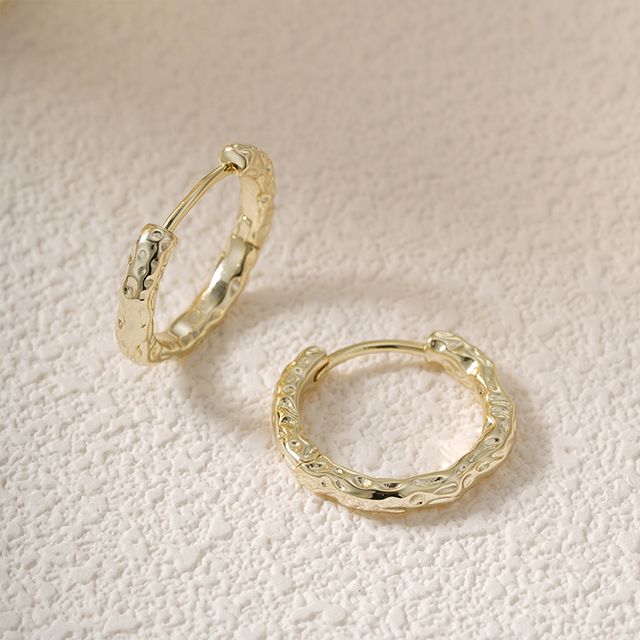 Stellar Huggie Hoops 